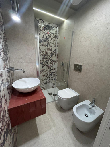 Others 4, B&B Le Origini, Napoli