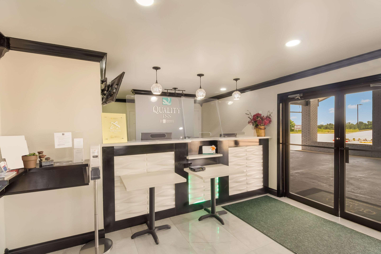 Public Area 2, Quality Inn Madisonville, Madison