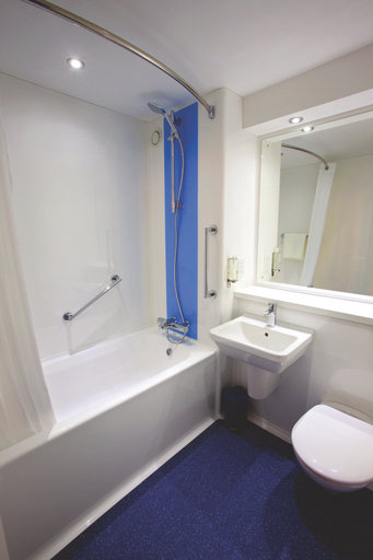 Bathroom 4, Travelodge Manchester Central Arena, Manchester