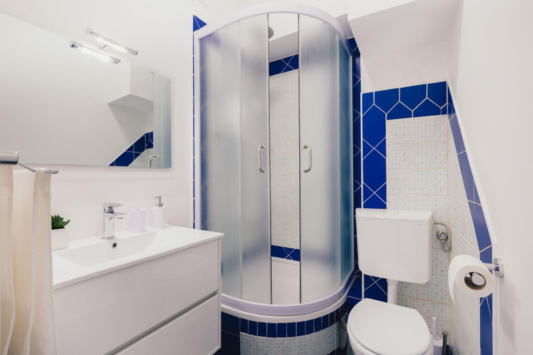 Bathroom 3, D&A Center Apartments, Pula