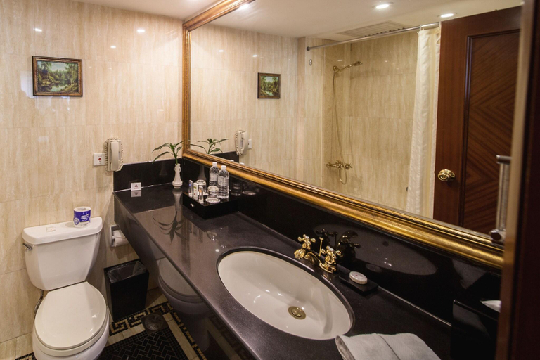 Bathroom 4, Hotel Park Hotel Shanghai, Shanghai
