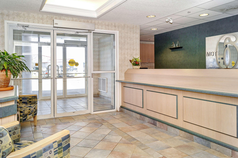 Public Area 2, Motel 6 Peterborough, ON, Peterborough