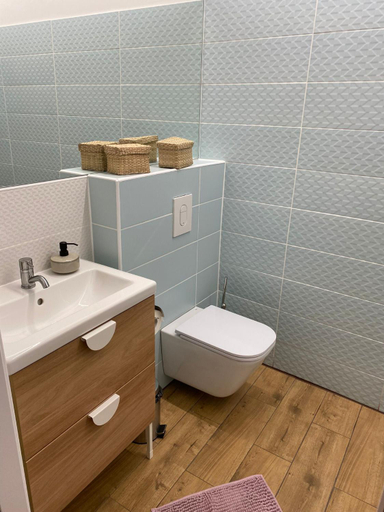 Bathroom 2, Basilica City Apartments, Budapesti