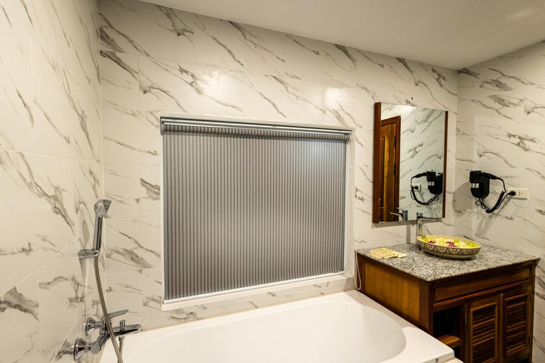 Bathroom 3, Friendly Apartment by Two Seasons, Siem Reap