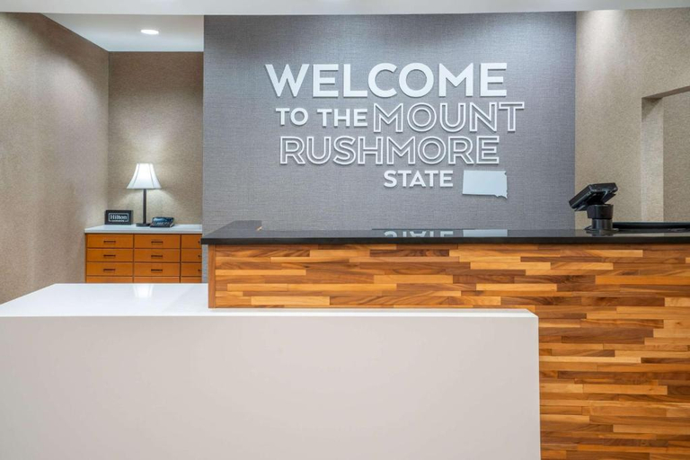 Public Area 2, Hampton Inn Mitchell, Davison