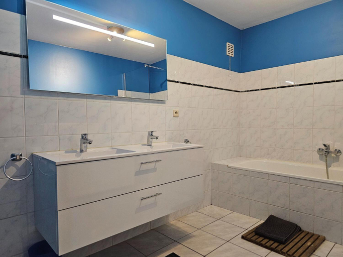 Bathroom 2, Holiday Home in Wallonie with Terrace, Liège