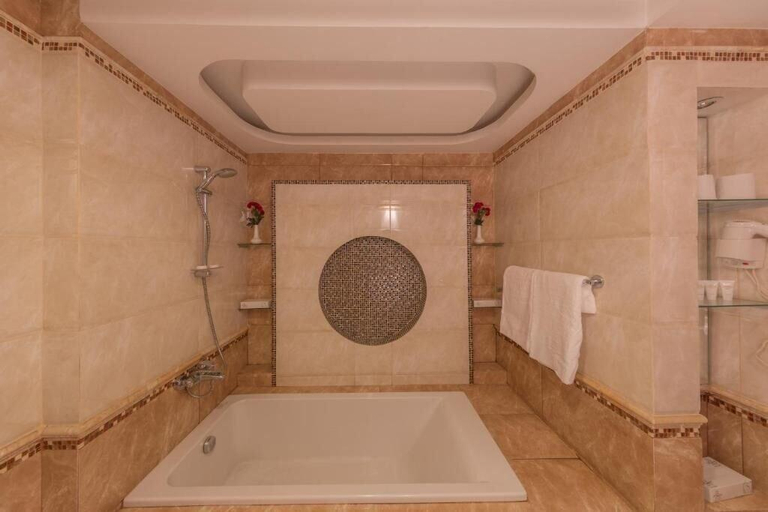 Bathroom, Snood Al Rayyan Hotel, Makkah