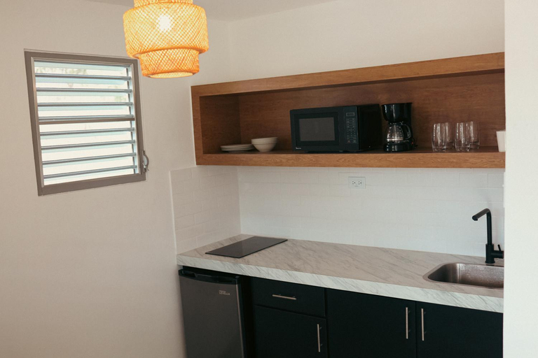 Others 4, Villas Boqueye