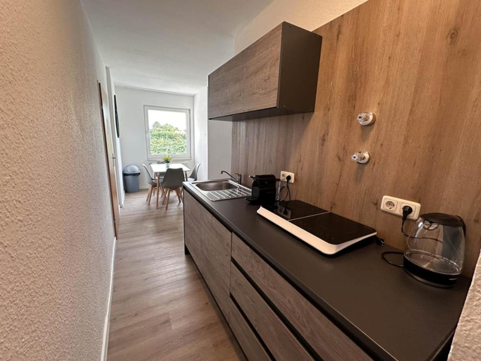 Others 5, Worker Apartments - Single Beds - Free Parking - Near Dusseldorf Airport- Fair, Duisburg