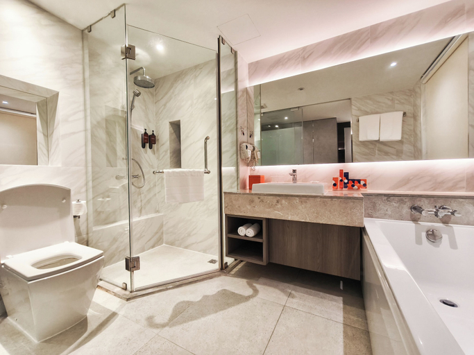 Bathroom 15