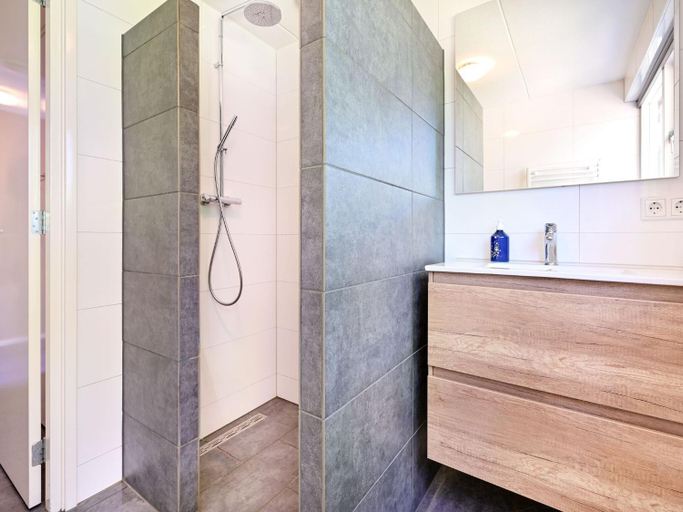 Bathroom 3, Holiday home in Reutum with sauna, Tubbergen