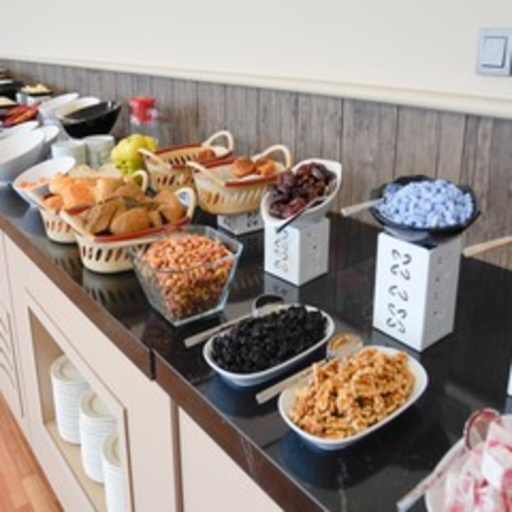 Food & Drinks