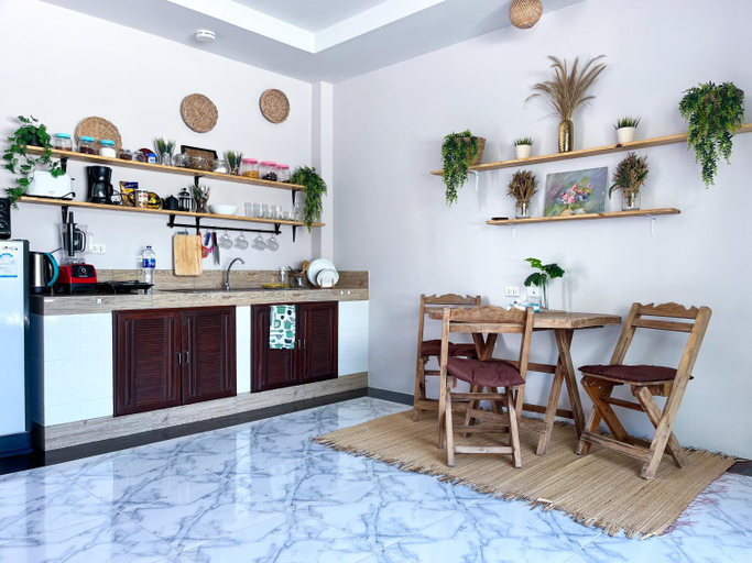 Food & Drinks 4, Sea Dreamer Beachfront Apartments, Phuket Island