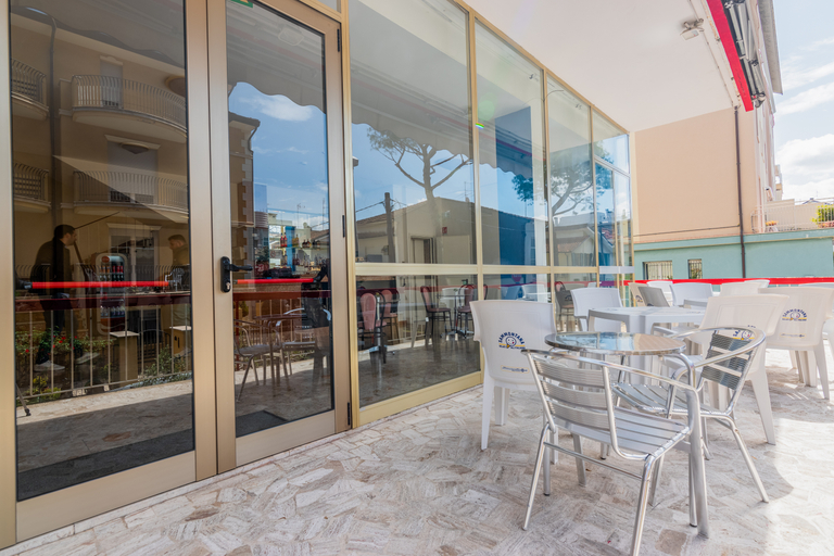 Others 5, Hotel Serafini, Rimini