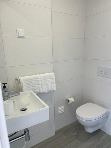 Bathroom 9
