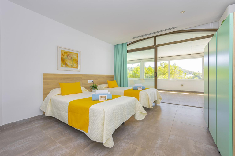 Bedroom 3, Alcanada Golf Hotel, Baleares