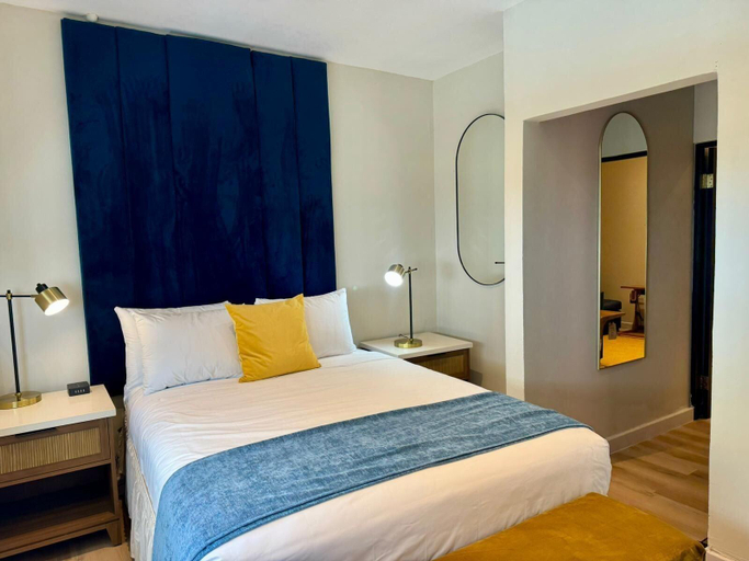 Bedroom 3, MetroArt Hotel