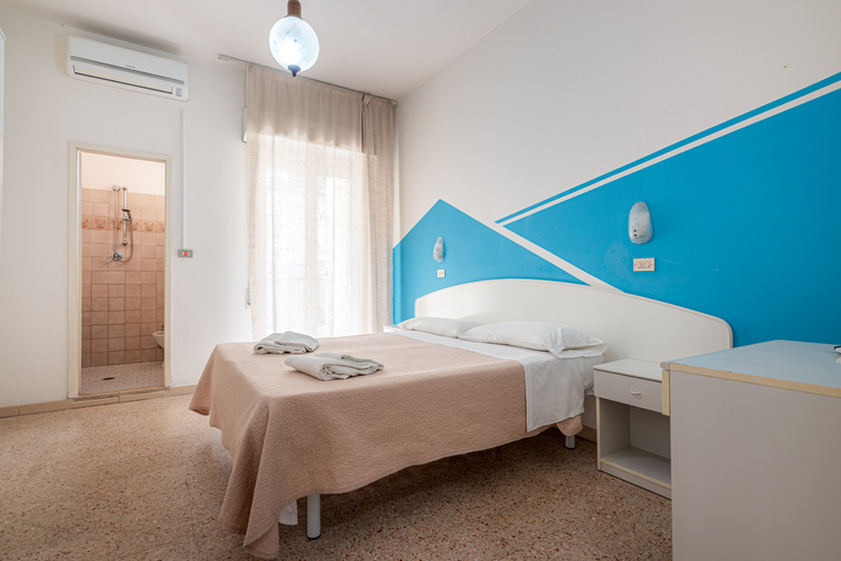 Bedroom 2, Hotel Serafini, Rimini