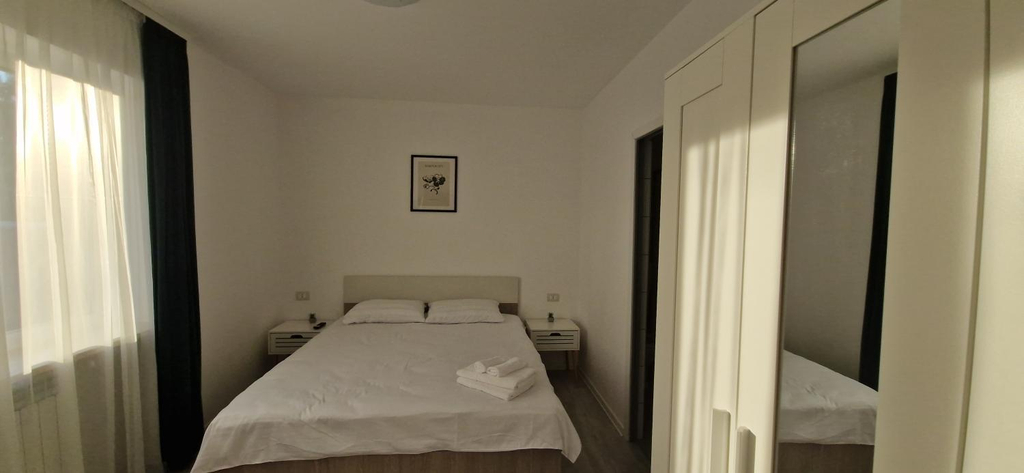 Others 3, Alex House, Fagaras