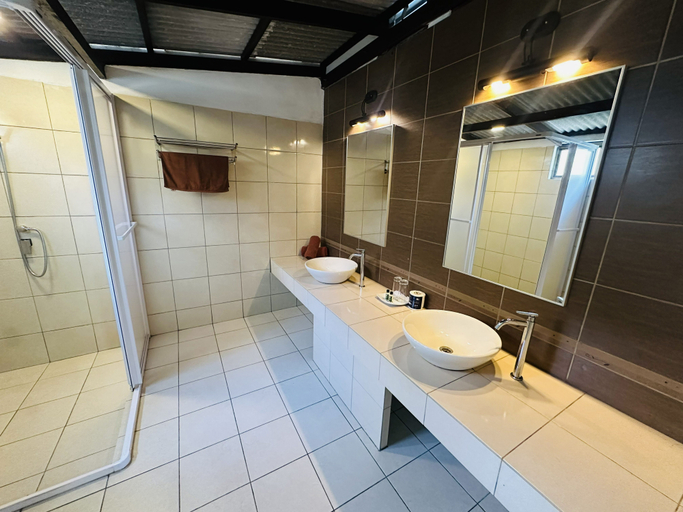 Bathroom 4, Tropical Resort Langkawi, Langkawi