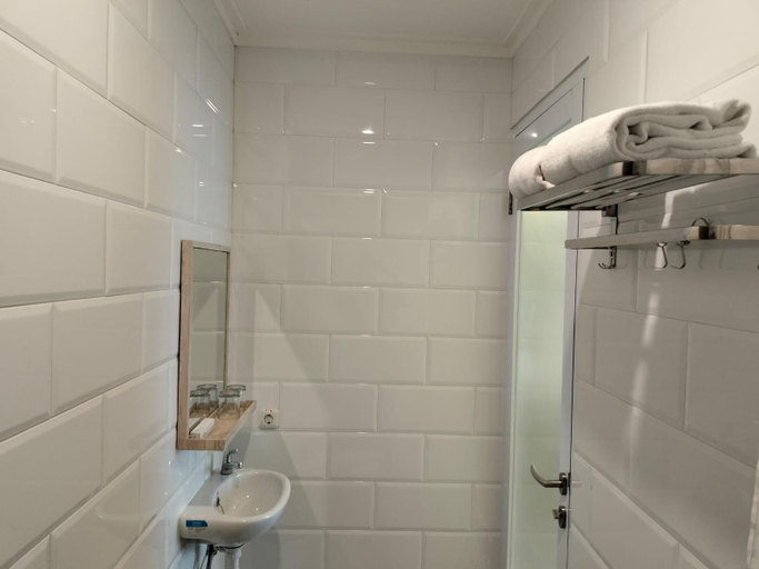 Bathroom 6