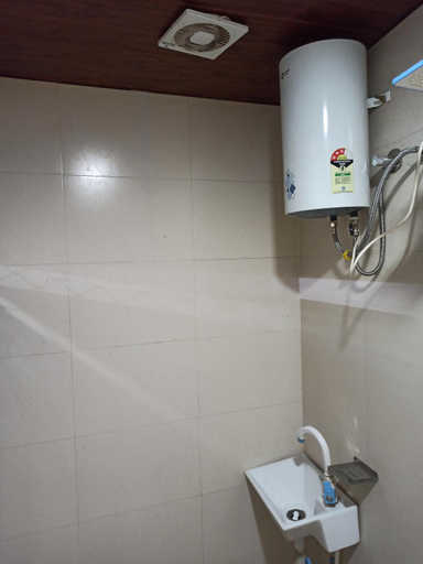 Bathroom 5, Hotel Yuvan Palace, Ujjain