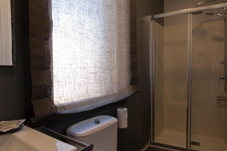 Bathroom, Hostal Plaza, Navarra