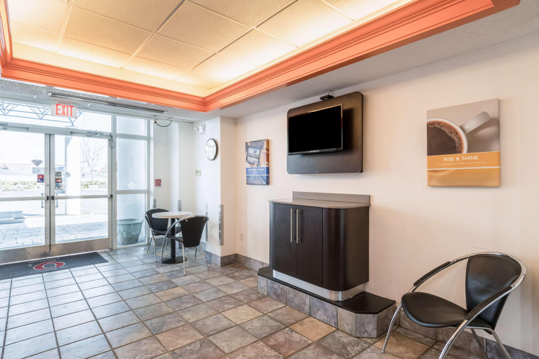 Public Area 2, Motel 6 Newport, TN, Cocke