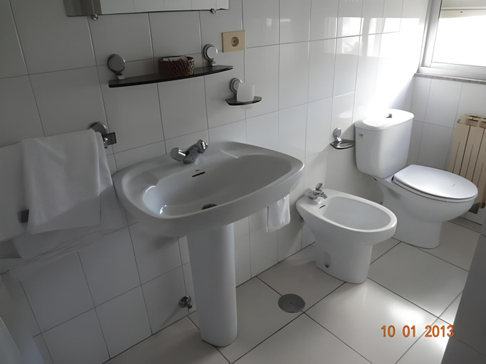 Bathroom 2, Alda Narón, A Coruña