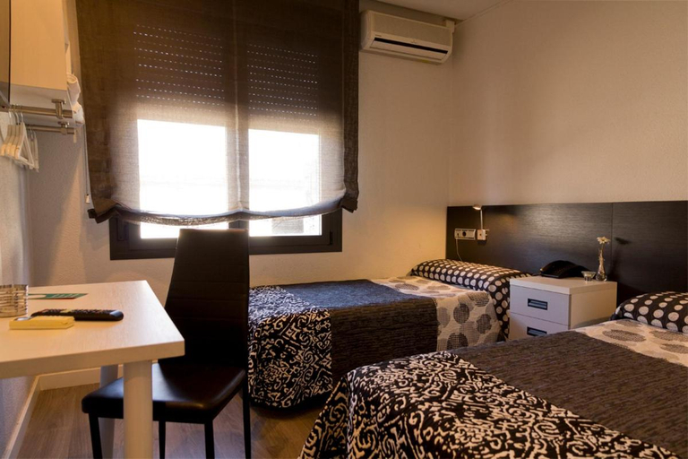 Bedroom 2, Hostal Plaza, Navarra