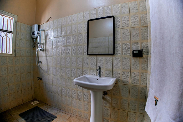 Bathroom, Benru Suites Hotel, Kampala