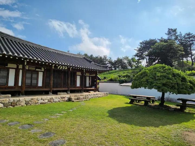 Others 4, Dobong Seodang, Gyeongju