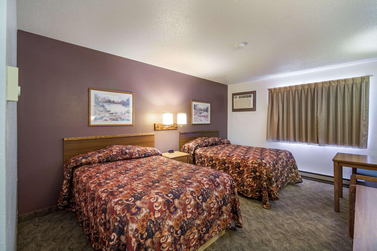 Bedroom 3, Rodeway Inn Gateway to Medora T-Roosevelt , Wibaux