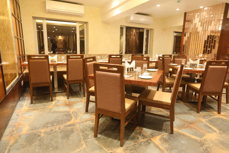 Food & Drinks 5, Hotel cliffton, Mumbai Suburban