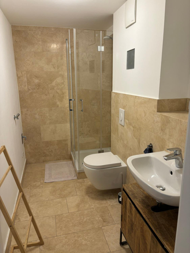 Bathroom 2, Tolle zentrale Stadtwohnung in Berlin-Weißensee-Prenzlauer Berg, Berlin