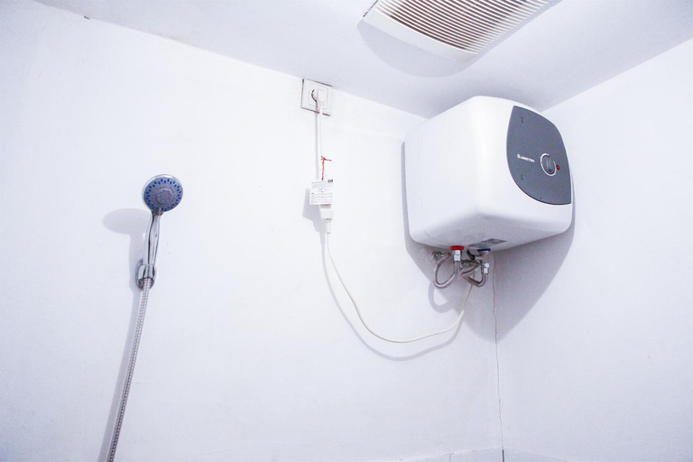 Bathroom 11