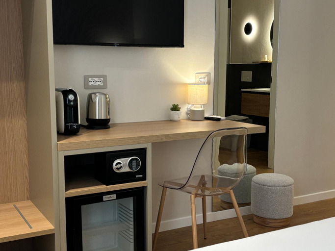Others 5, Robely rooms, Sassari