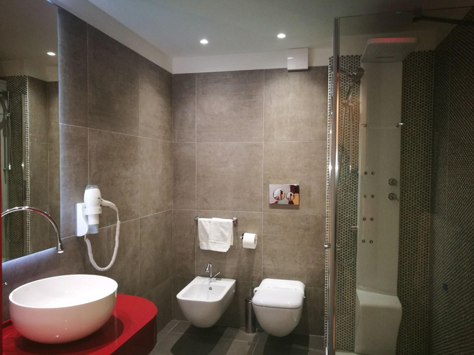 Bathroom 5, Santa Caterina Village, Cosenza