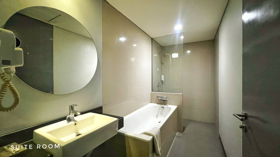 Bathroom 14