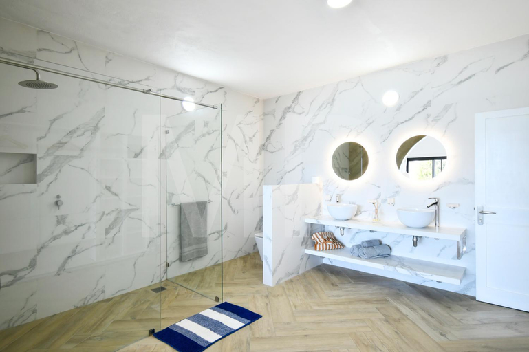 Bathroom 4, Domaine de la Falaise private villa