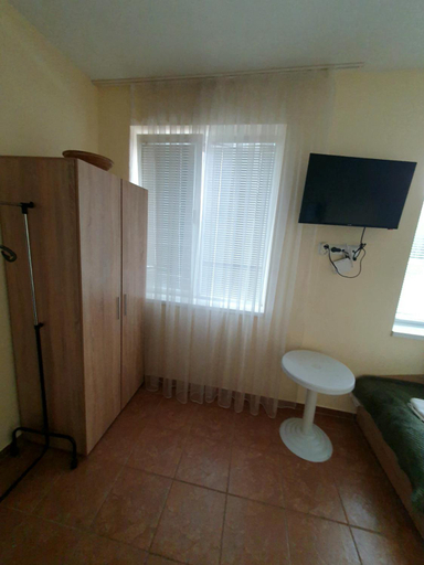 Others 5, Viriks, Burgas