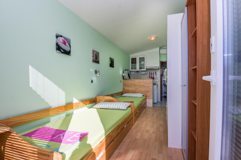 Bedroom 2, Apartments Jozef, Vir