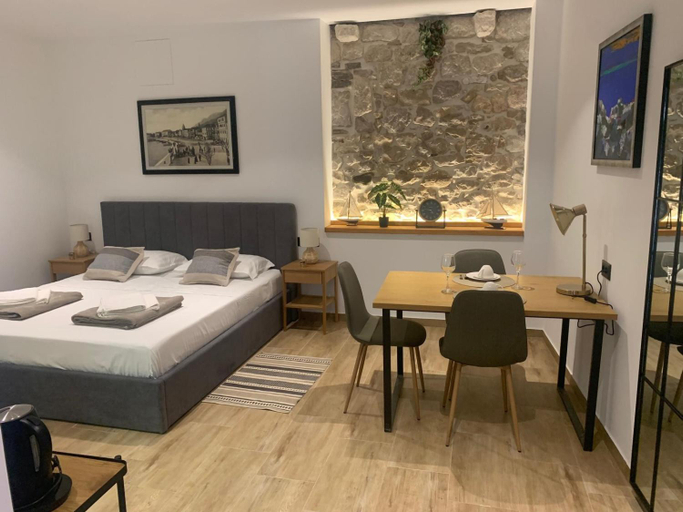 Others 3, Room Riboli, Makarska