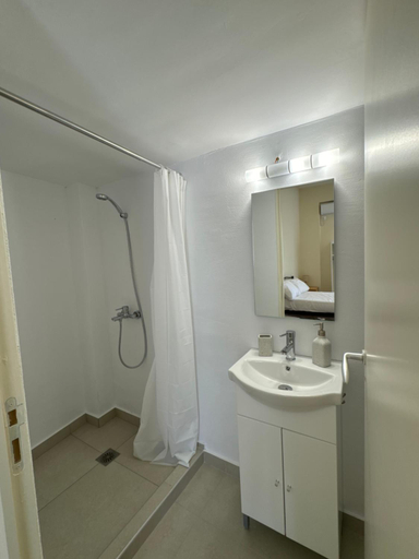 Others 3, Airpoint Apartments, Attica