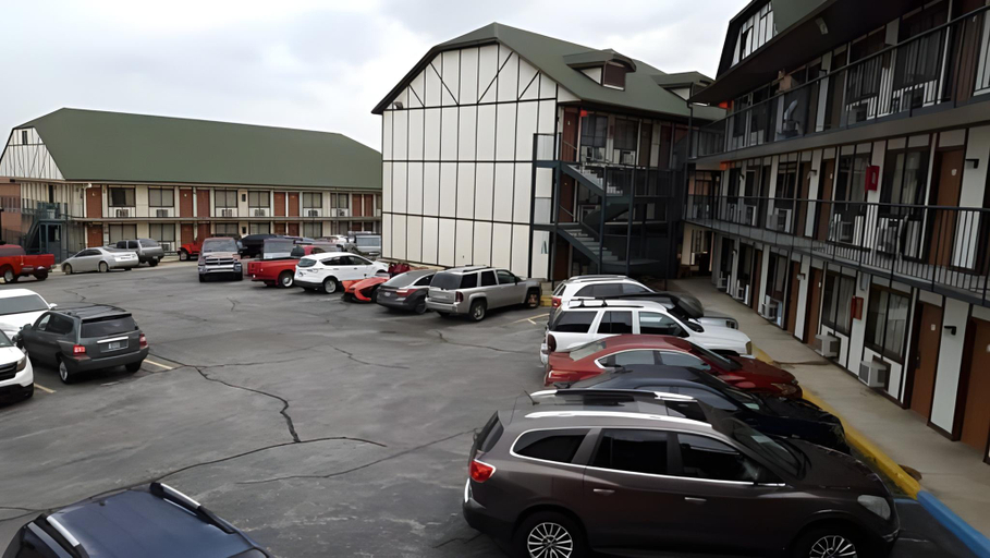Others 2, Windmill Inn and Suites, Taney