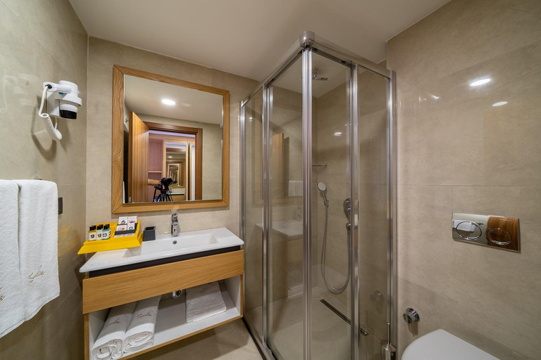 Bathroom 5, Sundia By Liberty Oludeniz, Fethiye