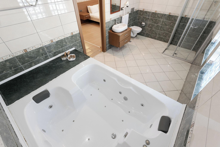 Bathroom 5, Anadolu Hotels Esenboga Thermal, Çubuk