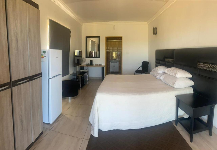 4, Mocoseng Sundown Resorts, Ngaka Modiri Molema