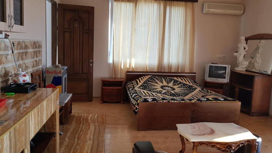 Others 5, Hotel Resanda, Kobuleti