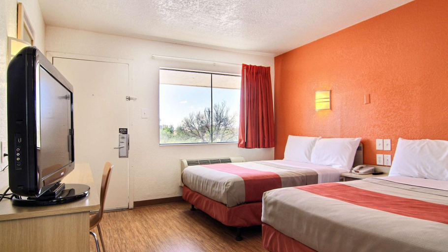 Bedroom 3, Motel 6 Abilene, Taylor